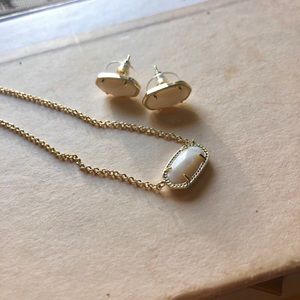 Kendra Scott earrings and necklace